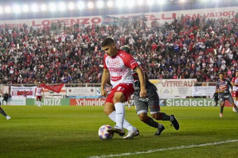 Instituto perdió con Morón pero sigue siendo el segundo de la Primera Nacional