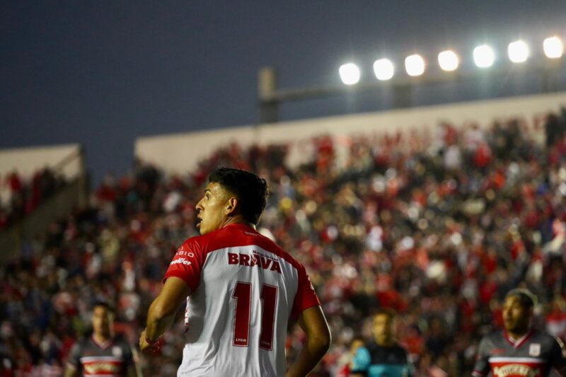 Instituto perdió con Morón pero sigue siendo el segundo de la Primera Nacional