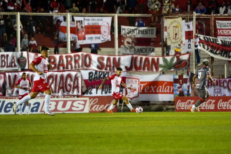 Instituto perdió con Morón pero sigue siendo el segundo de la Primera Nacional